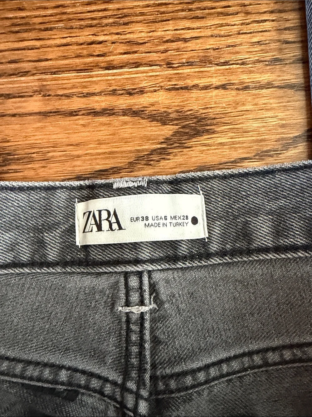 Zara women Straight Jeans sz 6 washed black gray cool great looking